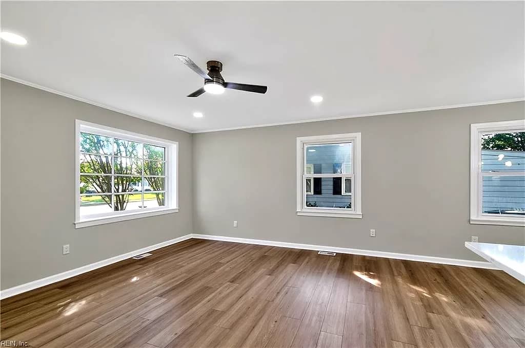 215 Courtney DR, HAMPTON VA 23669 - Photo 5