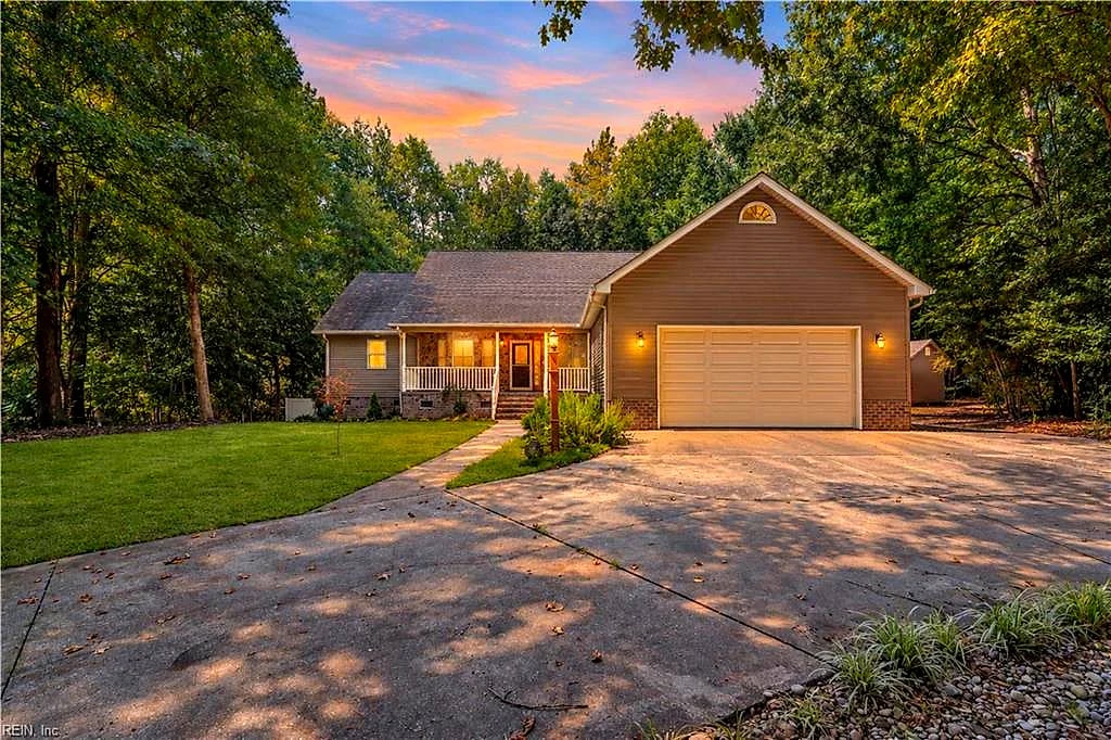 124 Gillette CT, FRANKLIN VA 23851