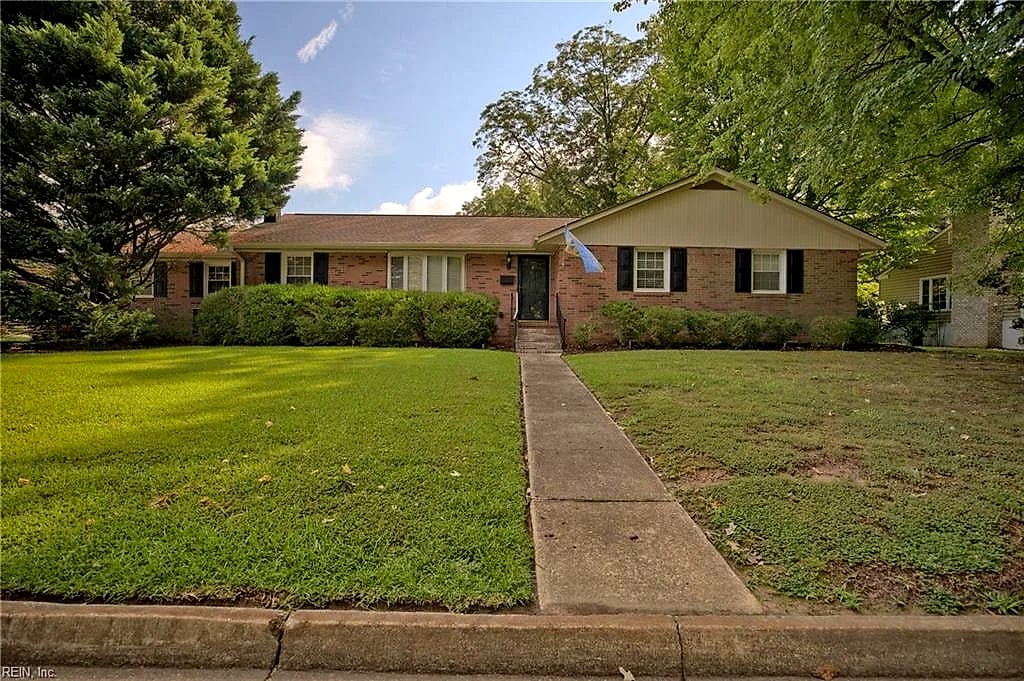 498 Windemere RD, Newport News — 4 bed Residential, 1,732 sqft
