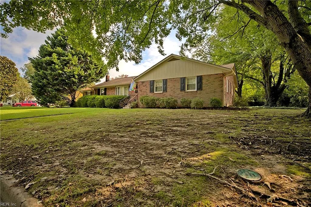 498 Windemere RD, NEWPORT NEWS VA 23602 - Photo 3
