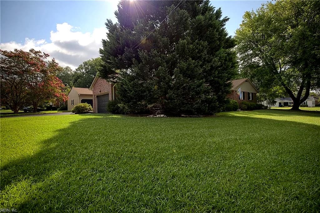 498 Windemere RD, NEWPORT NEWS VA 23602 - Photo 4