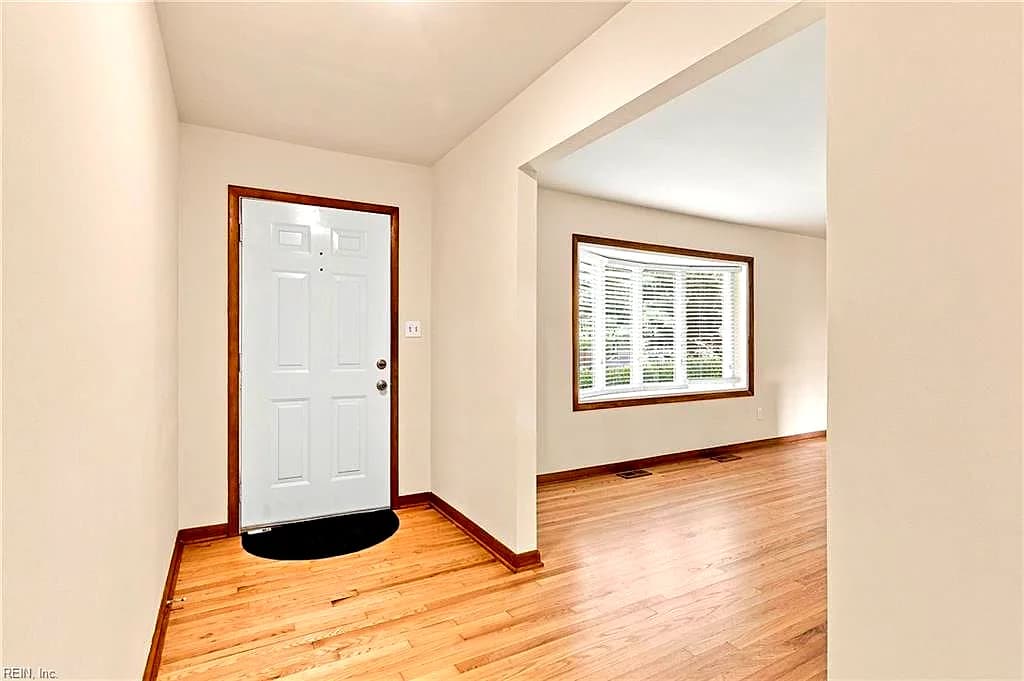498 Windemere RD, NEWPORT NEWS VA 23602 - Photo 5