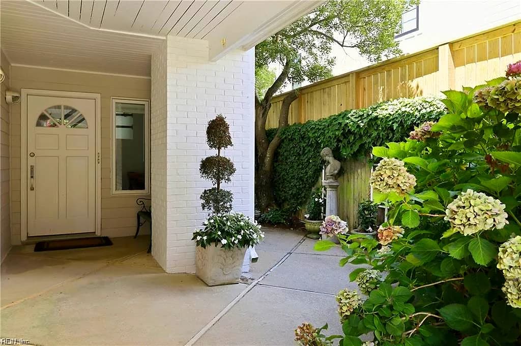 109 71st ST #A, VIRGINIA BEACH VA 23451 - Photo 3