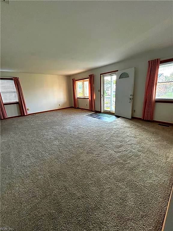 833 Thames DR, HAMPTON VA 23666 - Photo 3