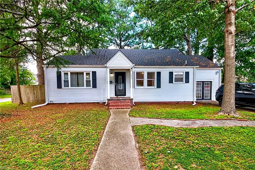 3835 Lenoir CIR, NORFOLK VA 23513 - Photo 3