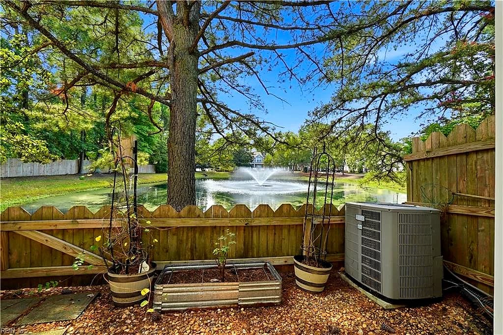504 Tunnel Ct CT, CHESAPEAKE VA 23320 - Photo 4
