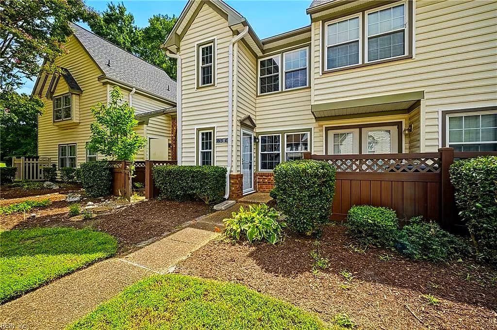 1013 Saint Andrews WAY #C, CHESAPEAKE VA 23320 - Photo 4