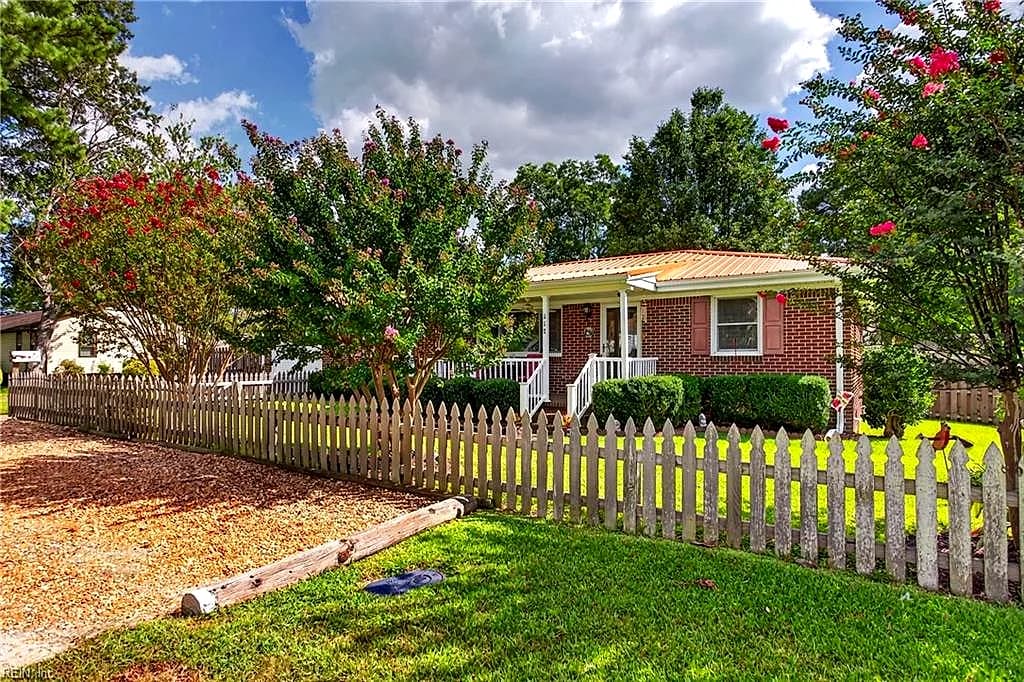 117 Kelly DR, PORTSMOUTH VA 23702 - Photo 2