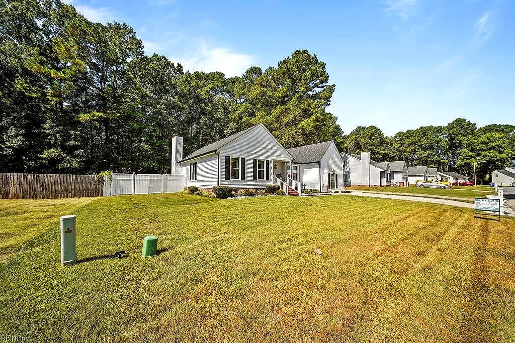 809 Haskins DR, SUFFOLK VA 23434 - Photo 4