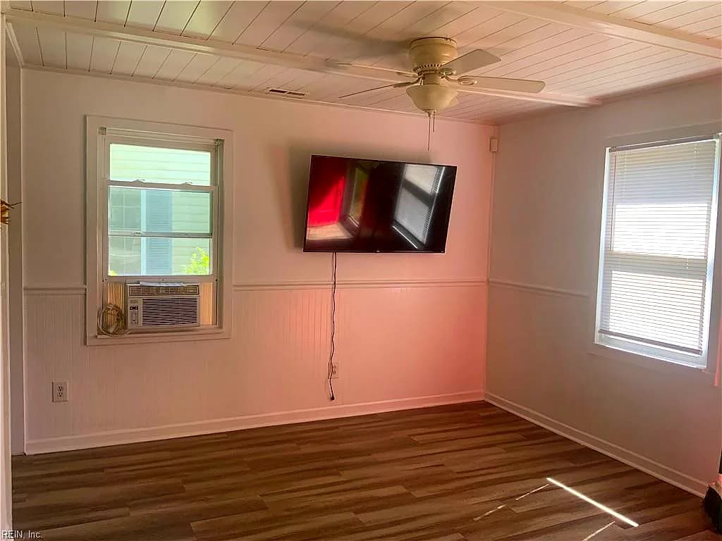 35 Phelps CIR, HAMPTON VA 23663 - Photo 4