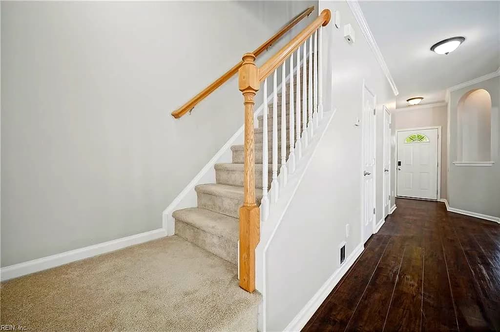 543 Settlement LN, NEWPORT NEWS VA 23608 - Photo 5