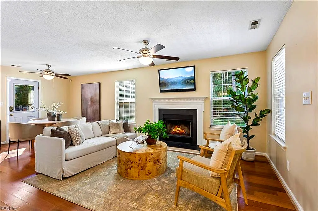 3884 Fox RN, Williamsburg — 4 bed Residential, 1,708 sqft