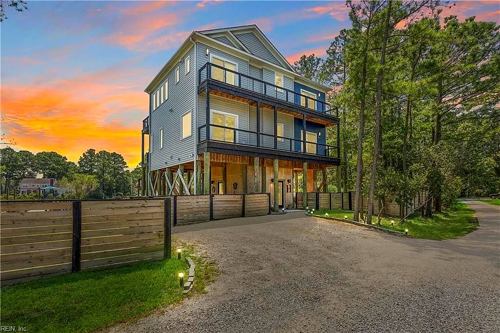 256 T Hunts Neck RD, POQUOSON VA 23662