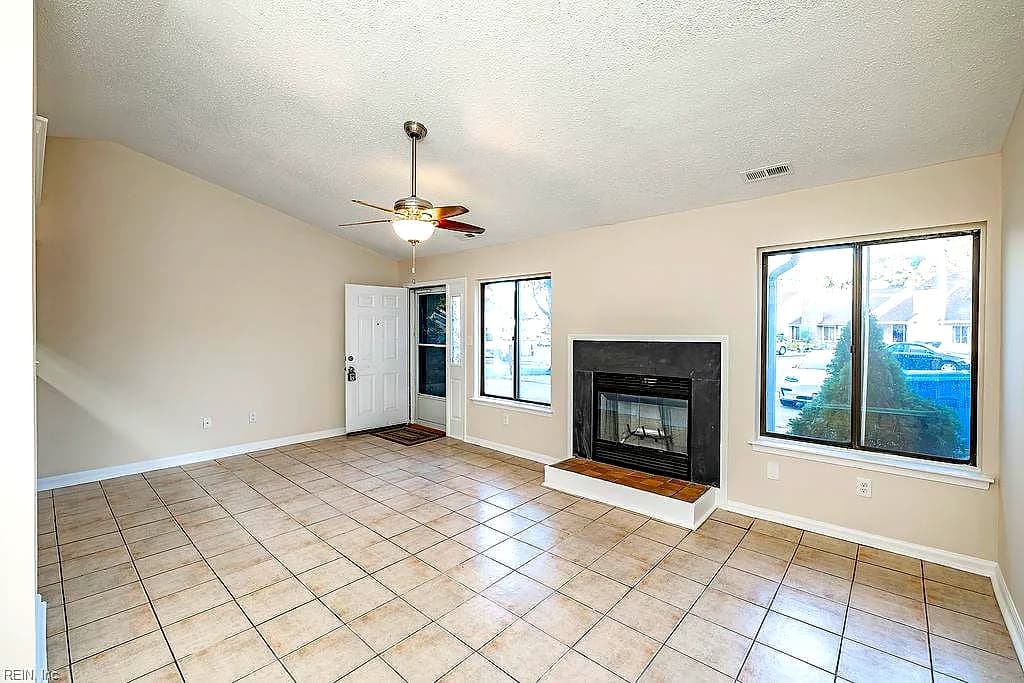 4607 Glencoe LN, VIRGINIA BEACH VA 23464 - Photo 3