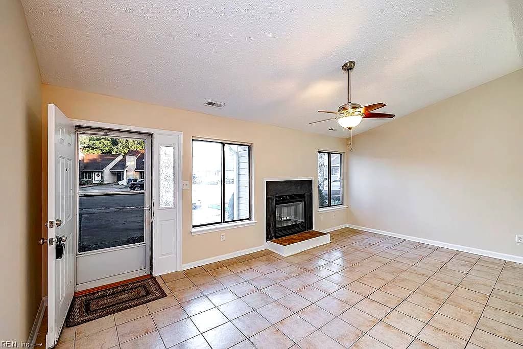 4607 Glencoe LN, VIRGINIA BEACH VA 23464 - Photo 4
