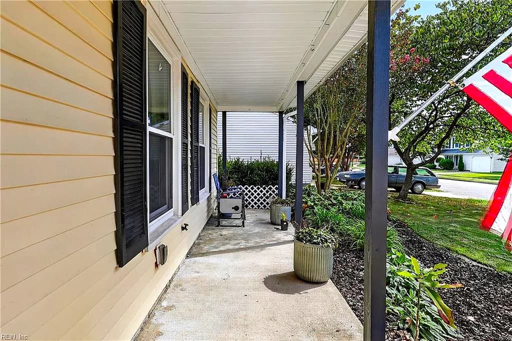 1816 Mullholand Drive DR, VIRGINIA BEACH VA 23454 - Photo 4