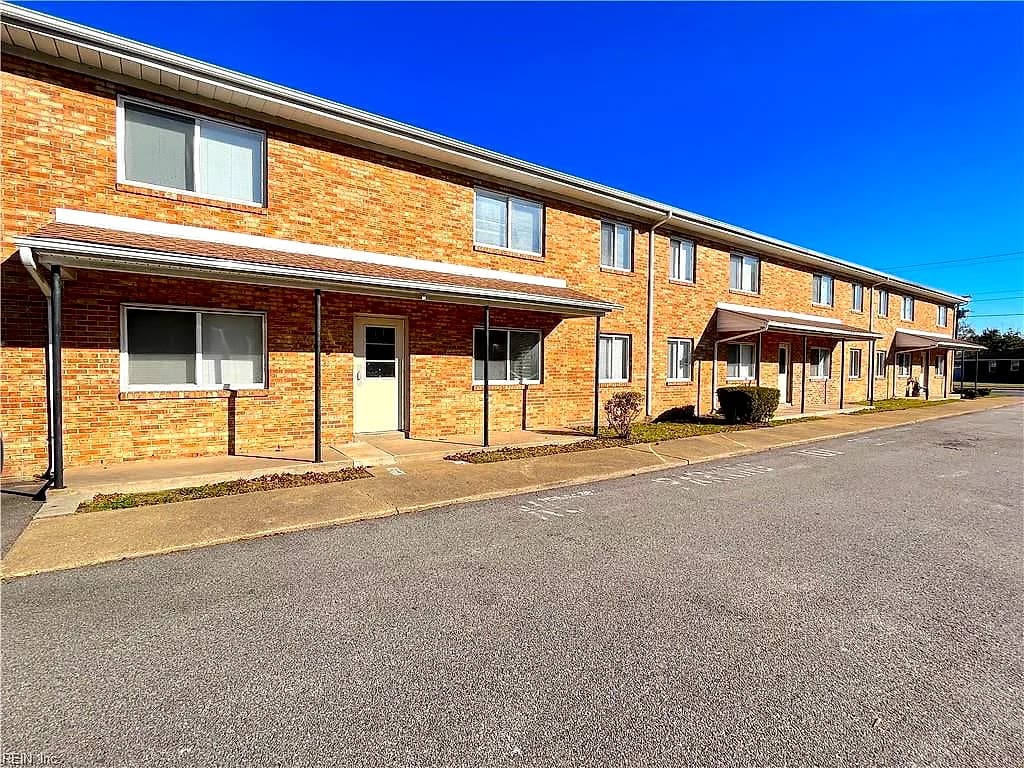 1126 Sparrow RD #12, CHESAPEAKE VA 23325 - Photo 3