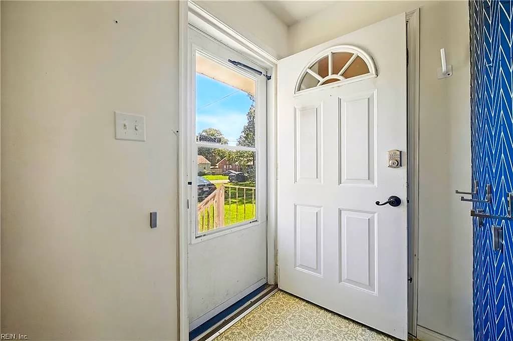 27 Baxter ST, HAMPTON VA 23669 - Photo 5