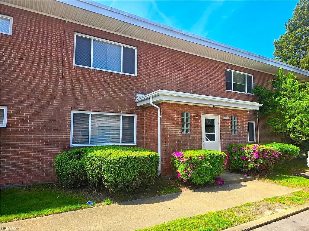 1128 Sparrow RD #8, CHESAPEAKE VA 23325 - Main photo