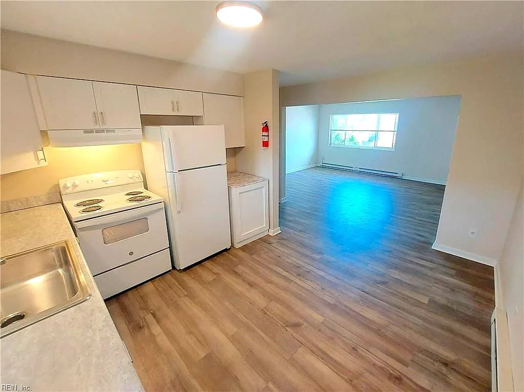 1128 Sparrow RD #8, CHESAPEAKE VA 23325 - Photo 5