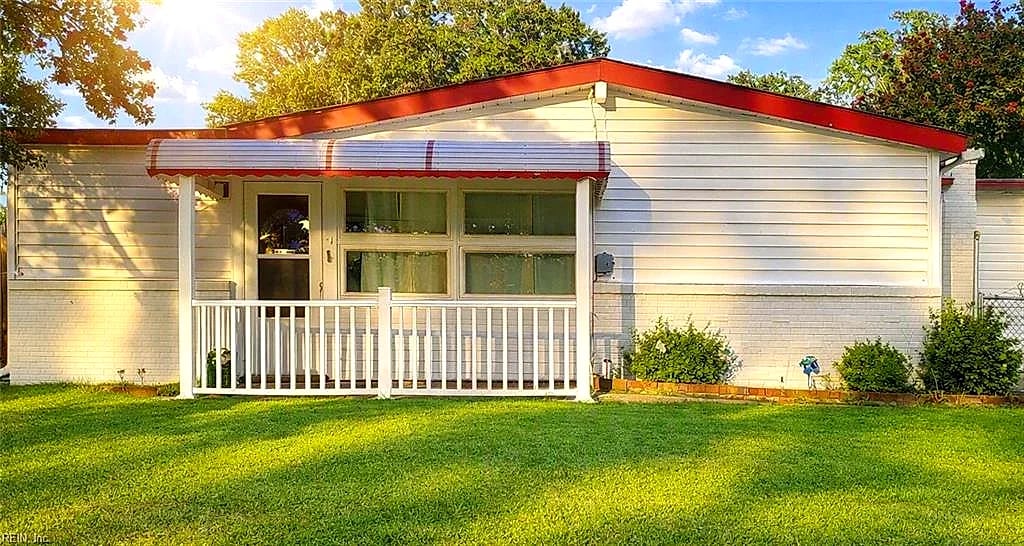 1505 Sparrow RD, Chesapeake — 4 bed Residential, 1,264 sqft