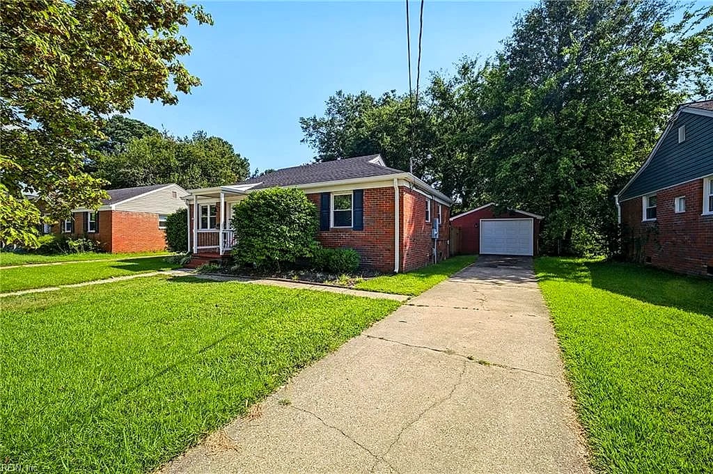553 Summers DR, Norfolk — 3 bed Residential, 967 sqft