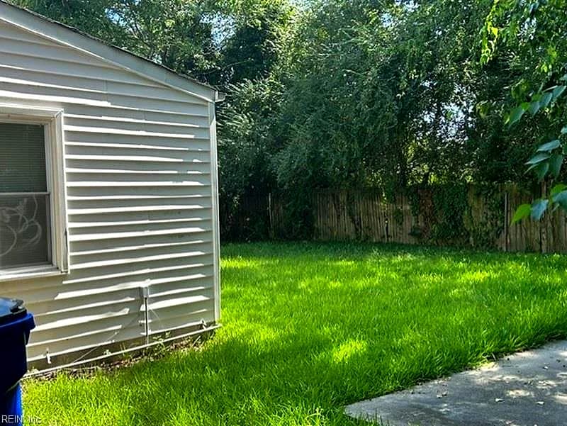 813 Johnstons RD, NORFOLK VA 23513 - Photo 4