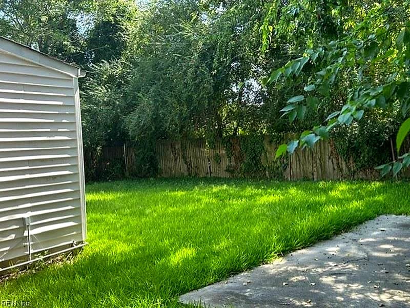 813 Johnstons RD, NORFOLK VA 23513 - Photo 5