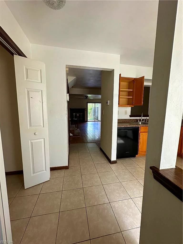 3825 Buchanan DR, VIRGINIA BEACH VA 23456 - Photo 3
