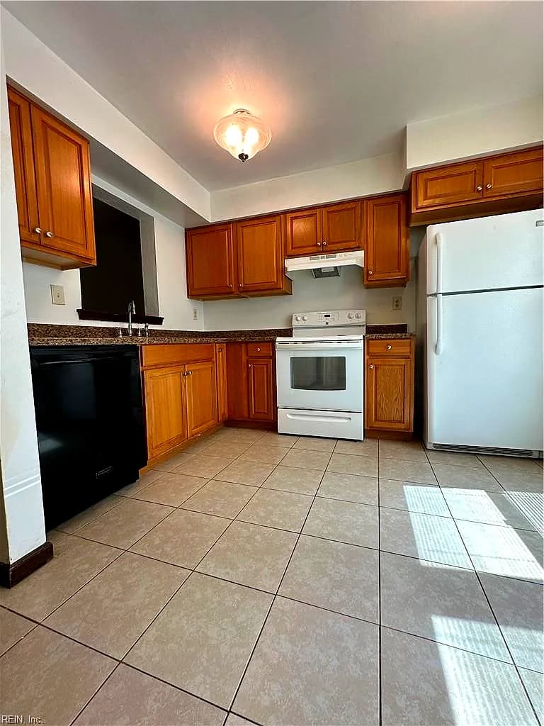 3825 Buchanan DR, VIRGINIA BEACH VA 23456 - Photo 4