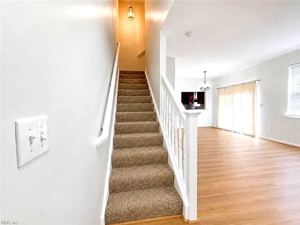 313 Holyoke LN, CHESAPEAKE VA 23320 - Photo 4