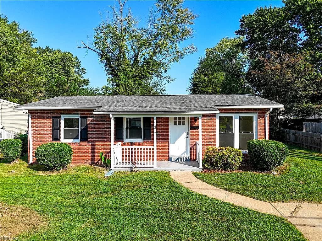 121 Phillips LN, NEWPORT NEWS VA 23602 - Photo 3