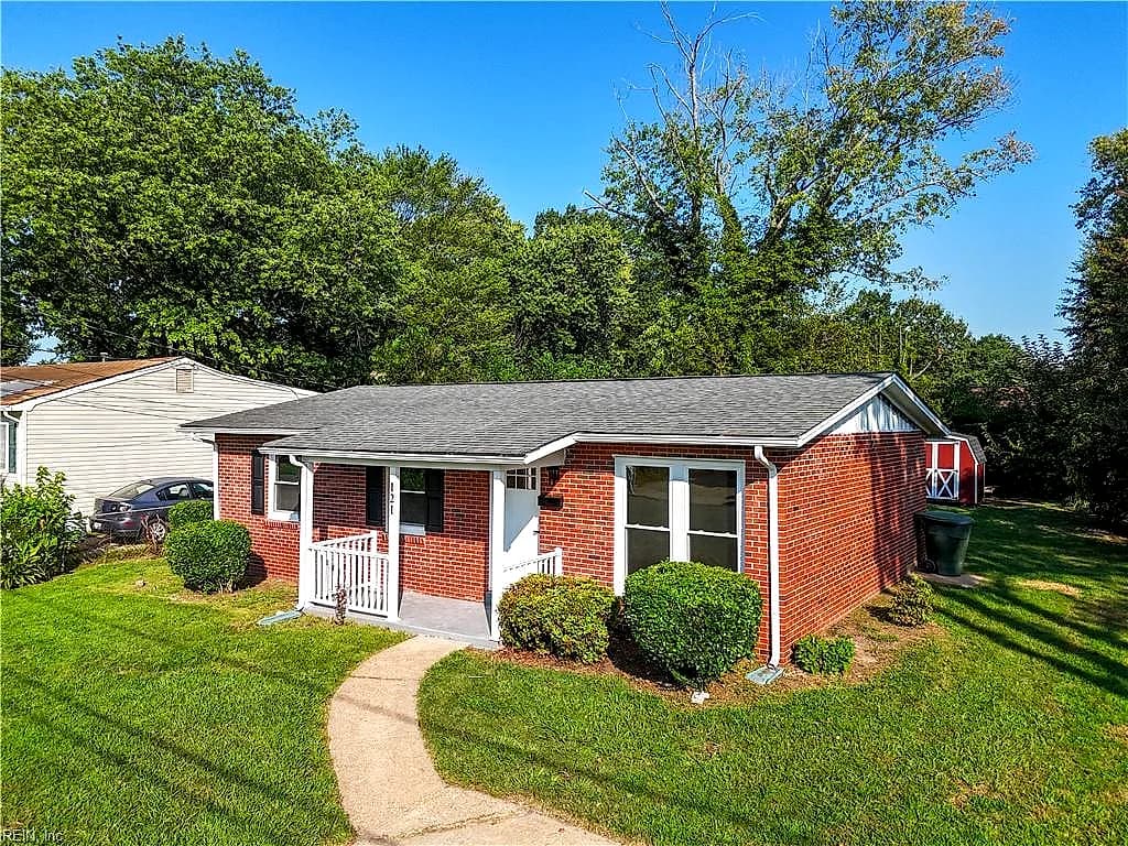 121 Phillips LN, NEWPORT NEWS VA 23602 - Photo 4