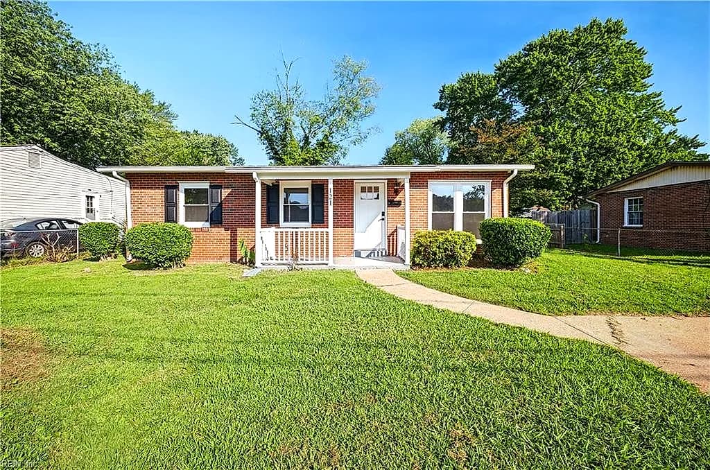 121 Phillips LN, NEWPORT NEWS VA 23602 - Photo 5