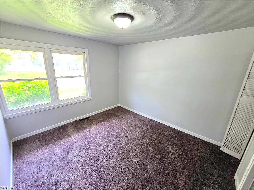 370 Carver CIR, PORTSMOUTH VA 23701 - Photo 4