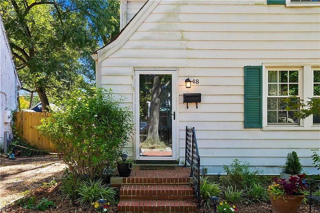 48 Hopkins ST, NEWPORT NEWS VA 23601 - Photo 4