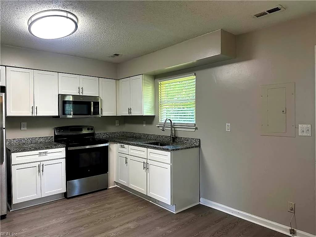 3000 S Cape Henry AVE #B, NORFOLK VA 23504 - Photo 5