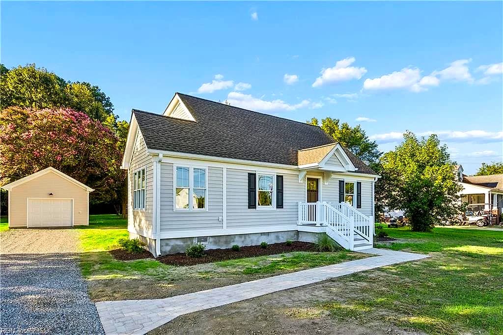 206 Shirley RD, SEAFORD VA 23696 - Photo 5