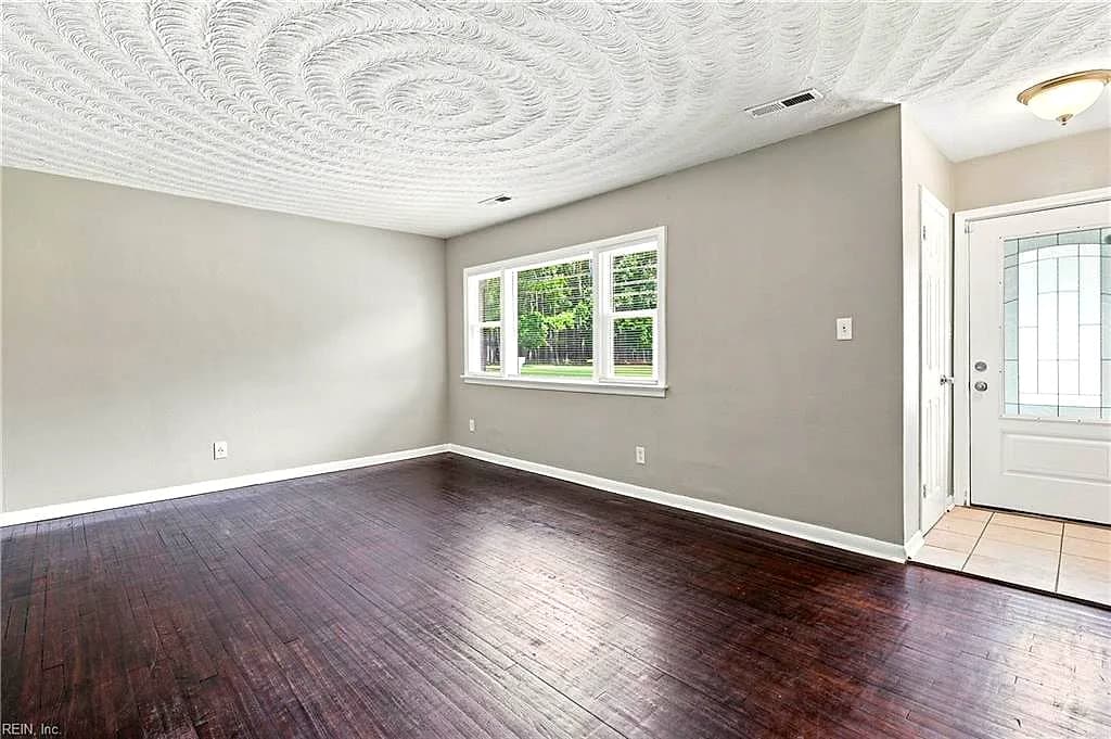 2615 Cedar RD, CHESAPEAKE VA 23323 - Photo 4