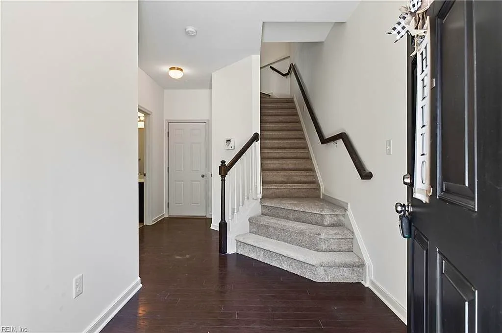 87 Zenith LOOP, NEWPORT NEWS VA 23601 - Photo 4