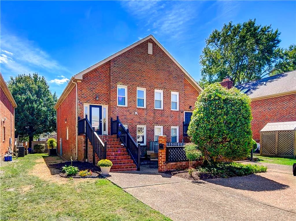 536 Lakewood Cir, Virginia Beach, VA