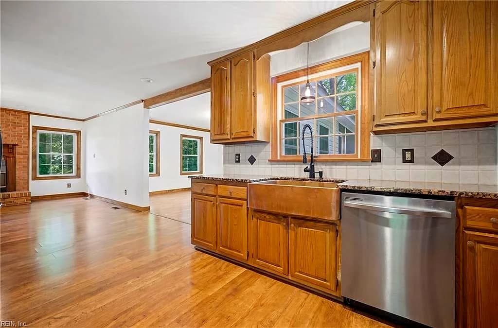6657 Branch RD, HAYES VA 23072 - Photo 5