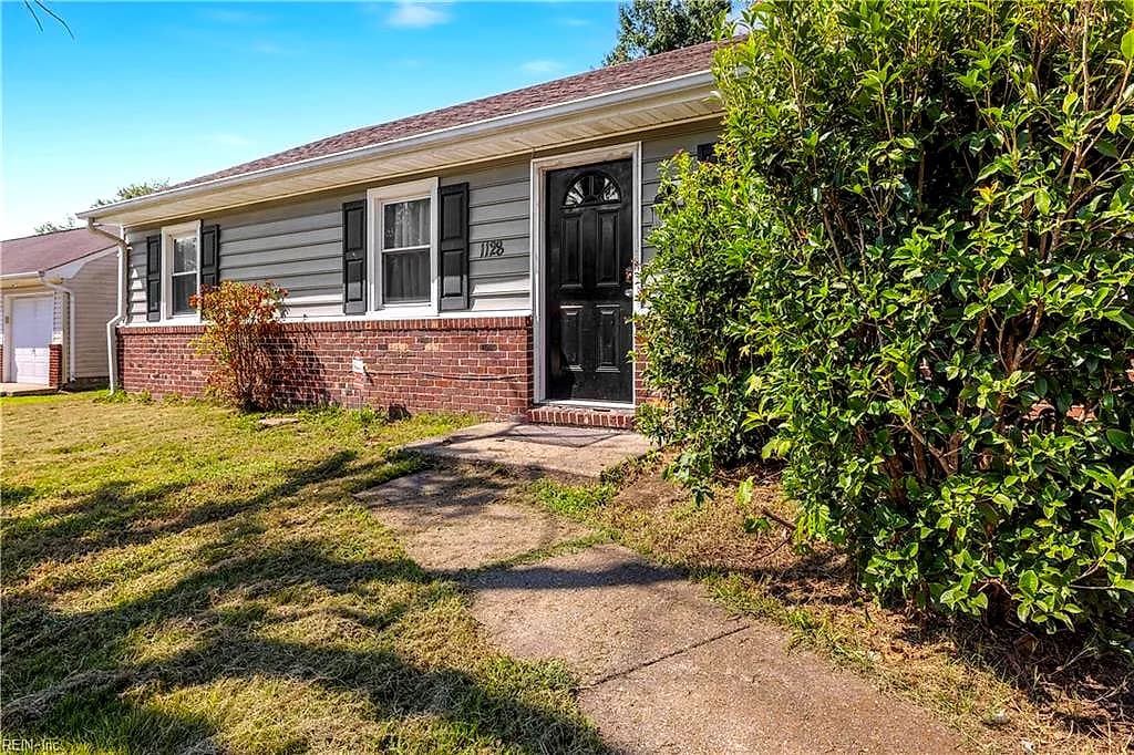 1128 Sir Galahad DR, CHESAPEAKE VA 23323 - Photo 2