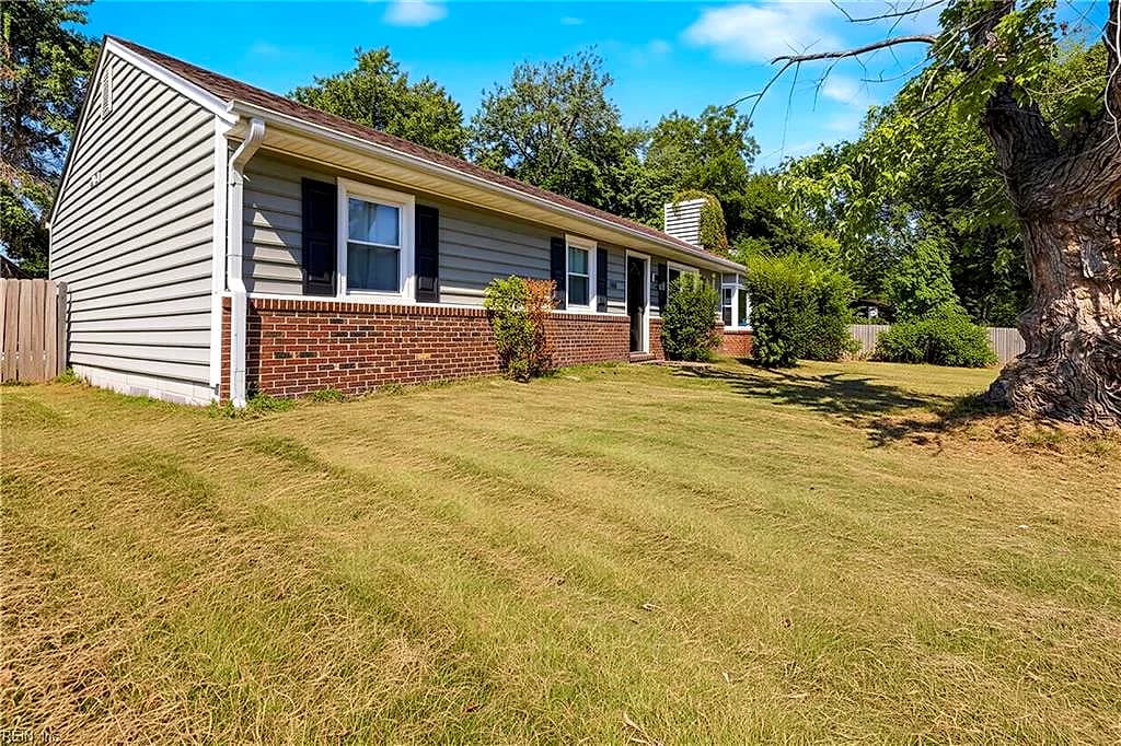1128 Sir Galahad DR, CHESAPEAKE VA 23323 - Photo 4