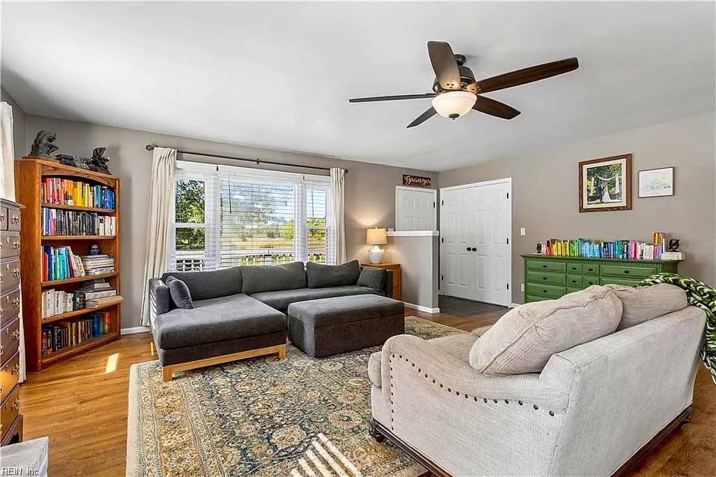 219 Wind Mill Point RD, HAMPTON VA 23664 - Photo 5