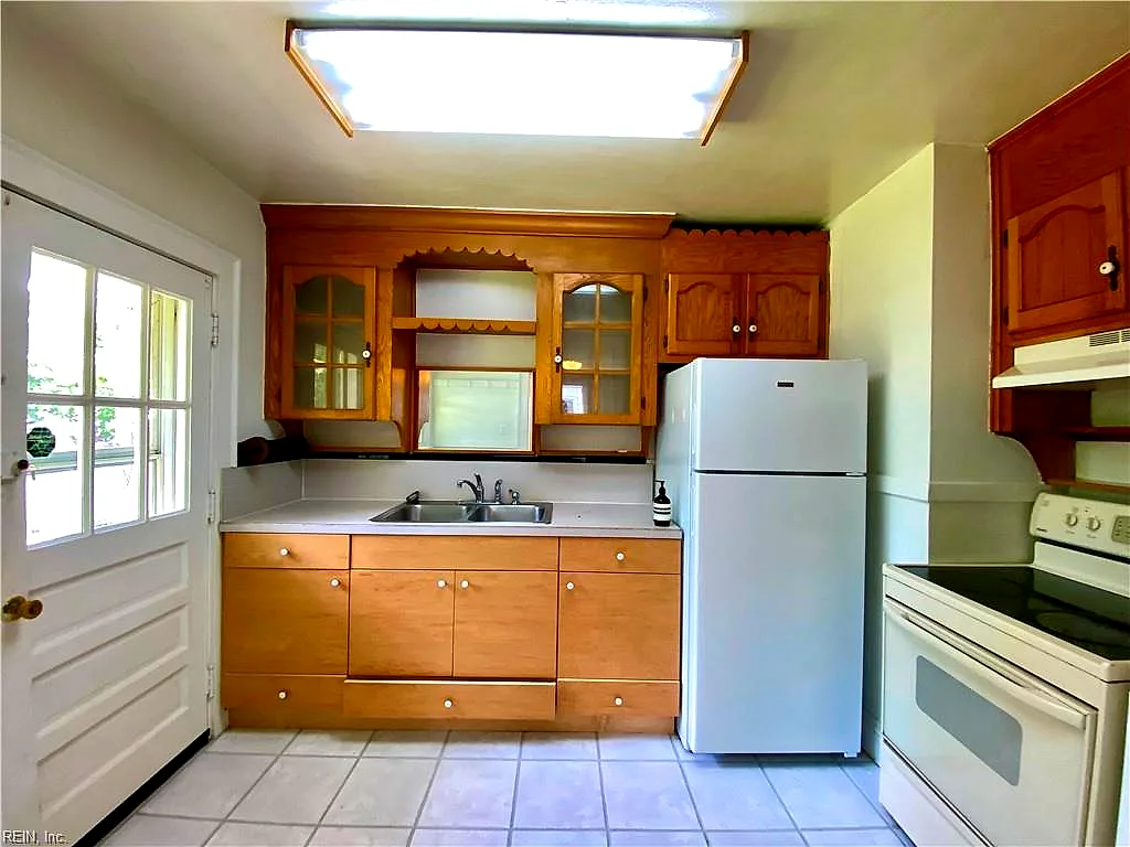 1376 E Norcova DR, NORFOLK VA 23502 - Photo 4