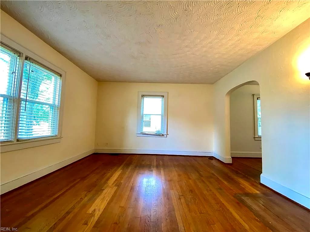 1376 E Norcova DR, NORFOLK VA 23502 - Photo 5