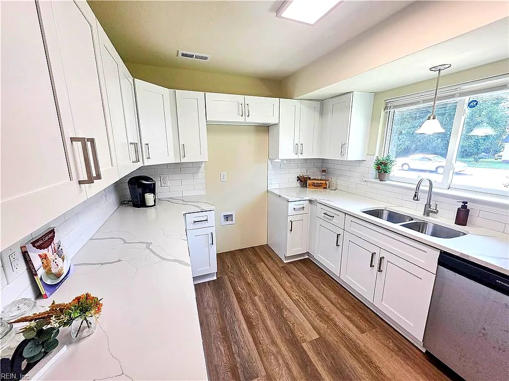 1325 Great Bridge BLVD, Chesapeake — 4 bed Residential, 1,500 sqft