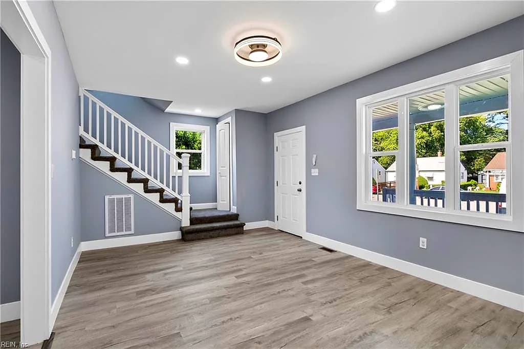 307 Hickory AVE, NEWPORT NEWS VA 23607 - Photo 4