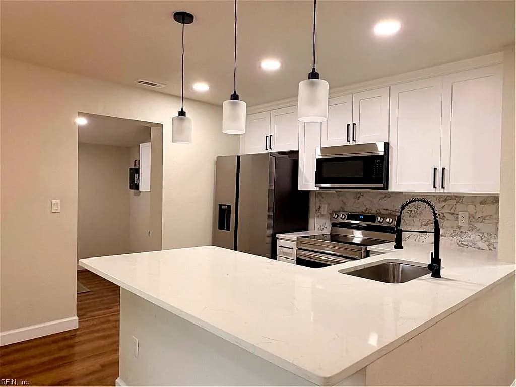 321 Beacon Rd RD #Ave, PORTSMOUTH VA 23702 - Photo 3